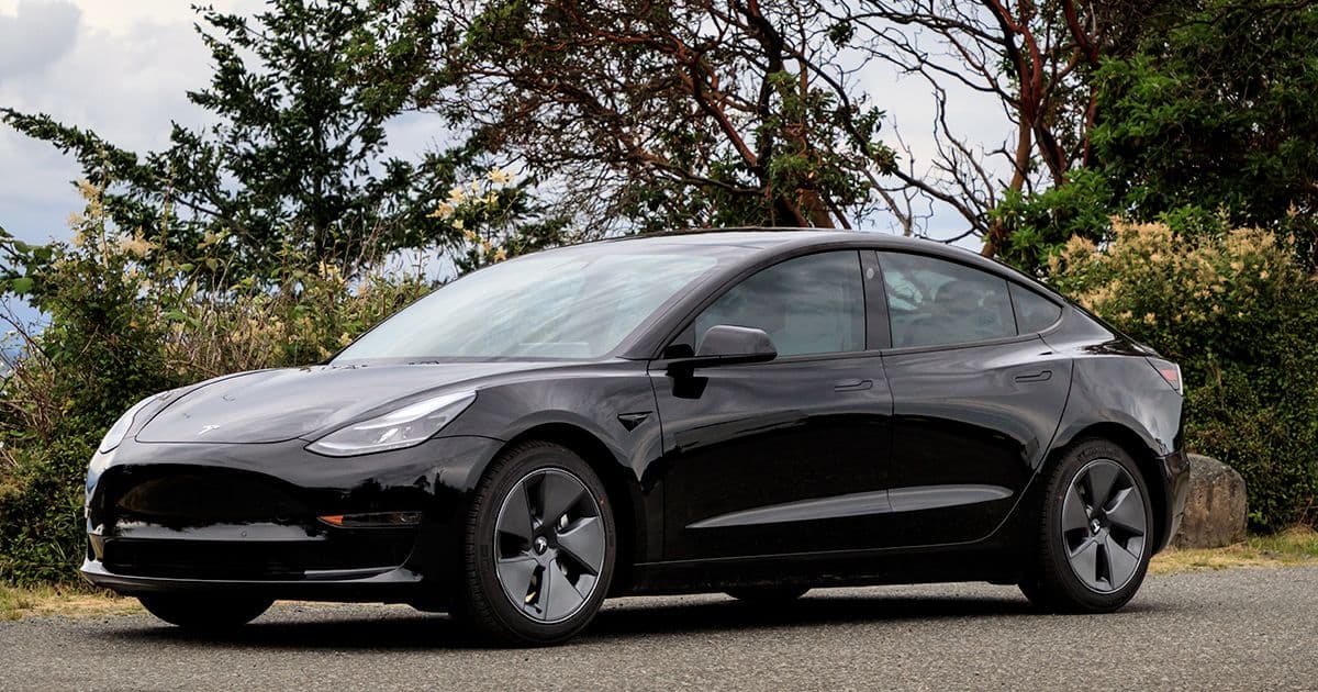 Tesla Model 3 (Base)